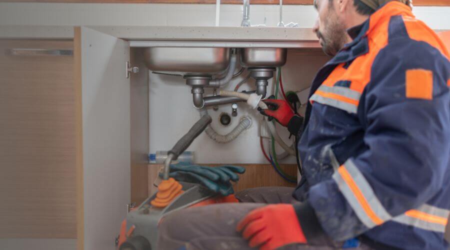 Professional slab leak plumber services in Fontana, KS